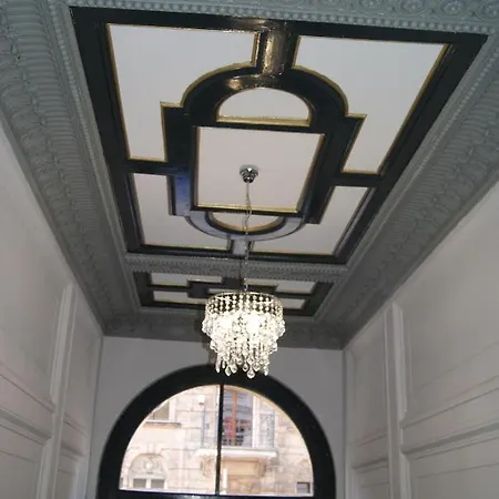 Central Luxury *